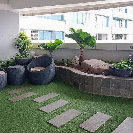 Redliving Apartemen Grand Kamala Lagoon - Pekayon Tower Barclay North Bekasi Kültér fotó