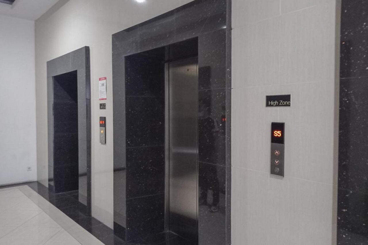 Redliving Apartemen Grand Kamala Lagoon - Pekayon Tower Barclay North Bekasi Kültér fotó